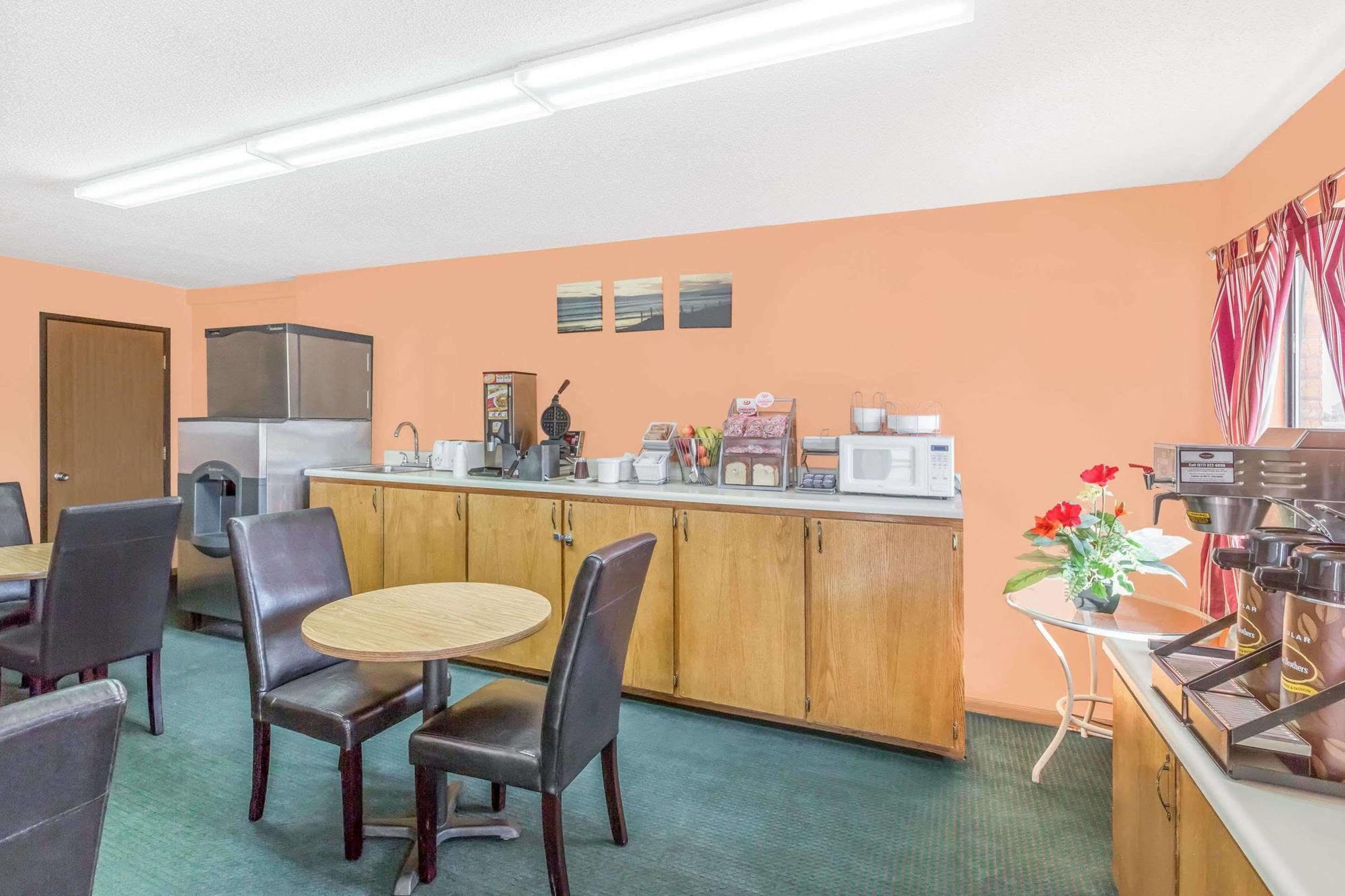 Butler Budgetel Inn & Suites المظهر الخارجي الصورة